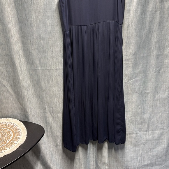 Elegant Navy Blue Sleeveless Dress size medium - Picture 3 of 6